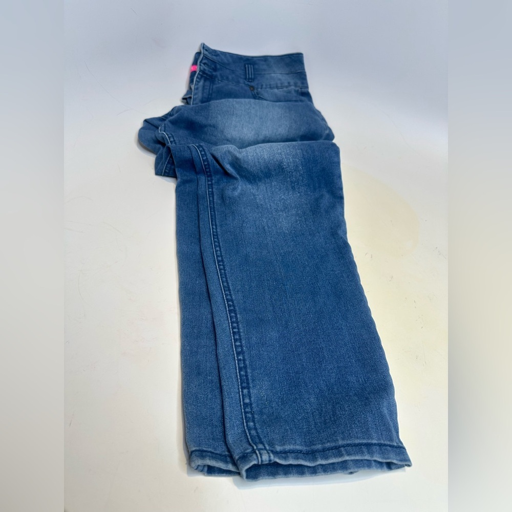 Jr size legging jeans 13 zipper and button in front, back pockets. super cute - Picture 4 of 9